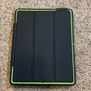 NWT iPad Hard Case